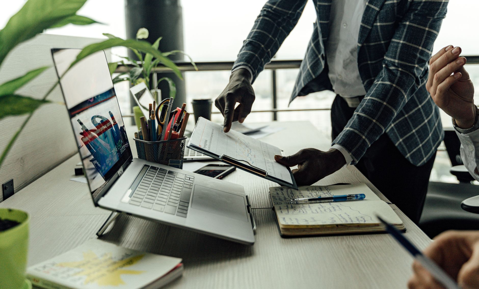 AI copywriting workflows for B2B marketing teams using Jasper Copy.ai and Grammarly