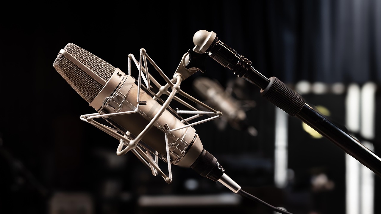 AI 음성 더빙 도구로 온라인 강의와 쇼츠를 제작하는 작업 화면