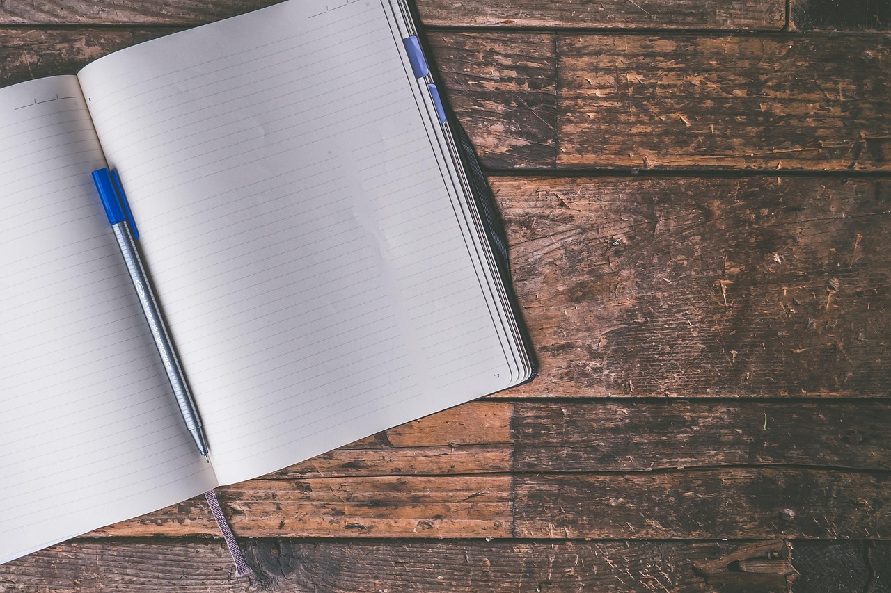 AI writing tools for small teams comparing ChatGPT Claude Gemini and Jasper