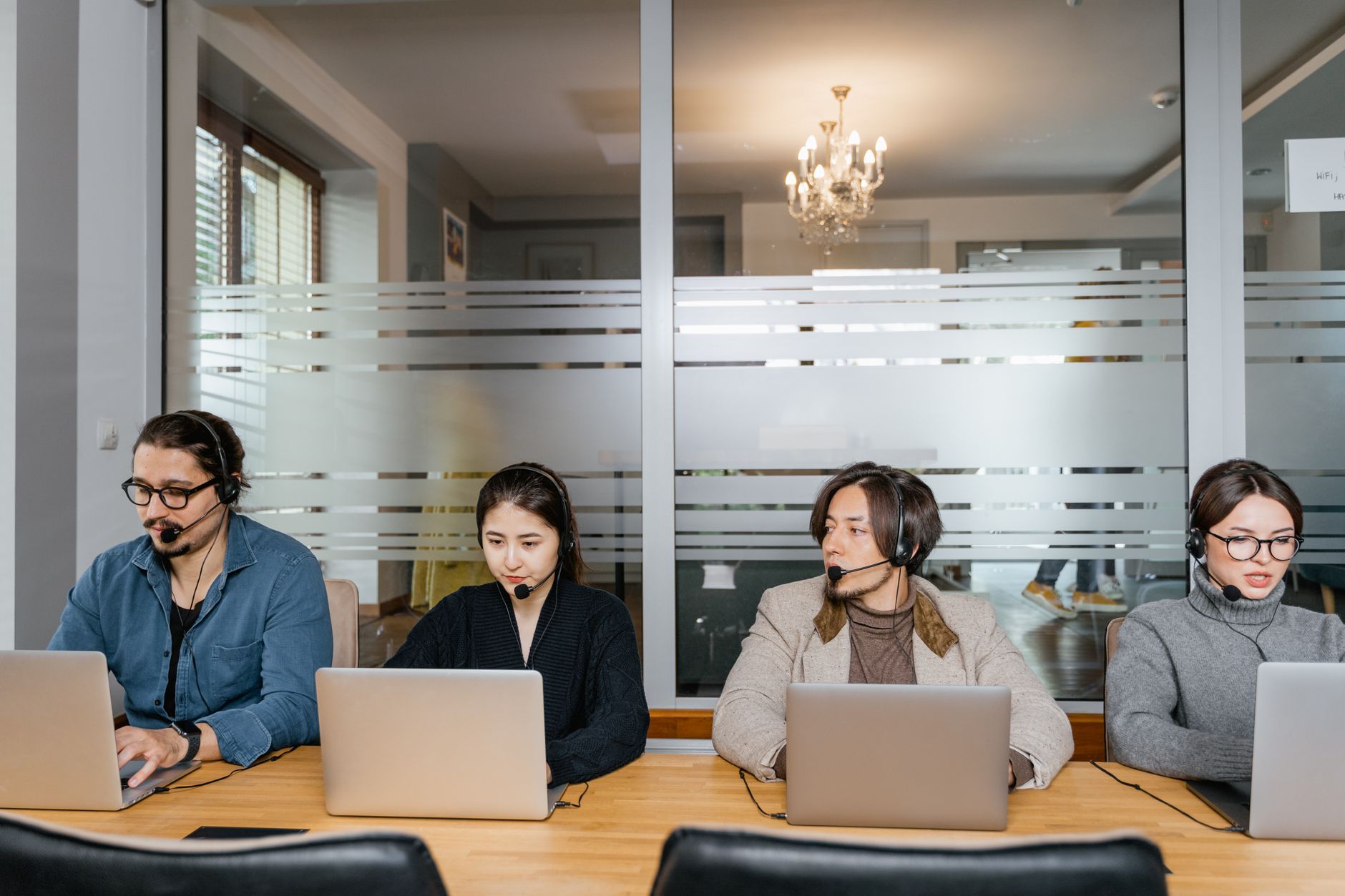 Incident response team using an AI incident communication workflow to prepare a verified customer status update